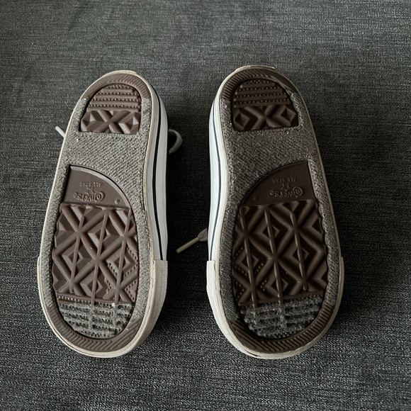 Converse Kids Black and White Sneakers size 7 - Picture 3 of 6